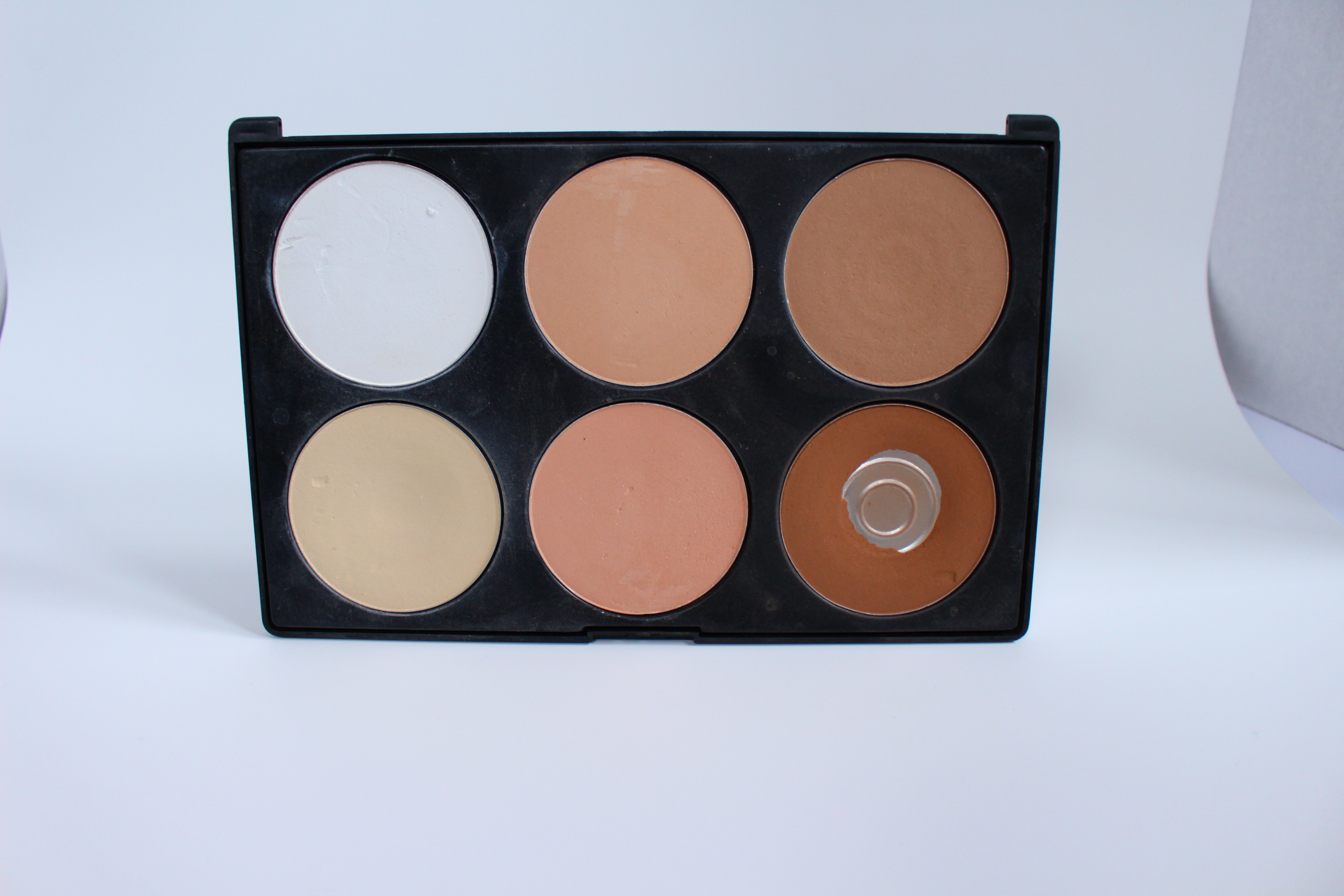 https://www.amazon.ca/AwesomeMall-Palette-Colors-Contour-Foundation/dp/B00JA4TWU6/ref=sr_1_11?s=beauty&ie=UTF8&qid=1460770123&sr=1-11&keywords=contour+kit