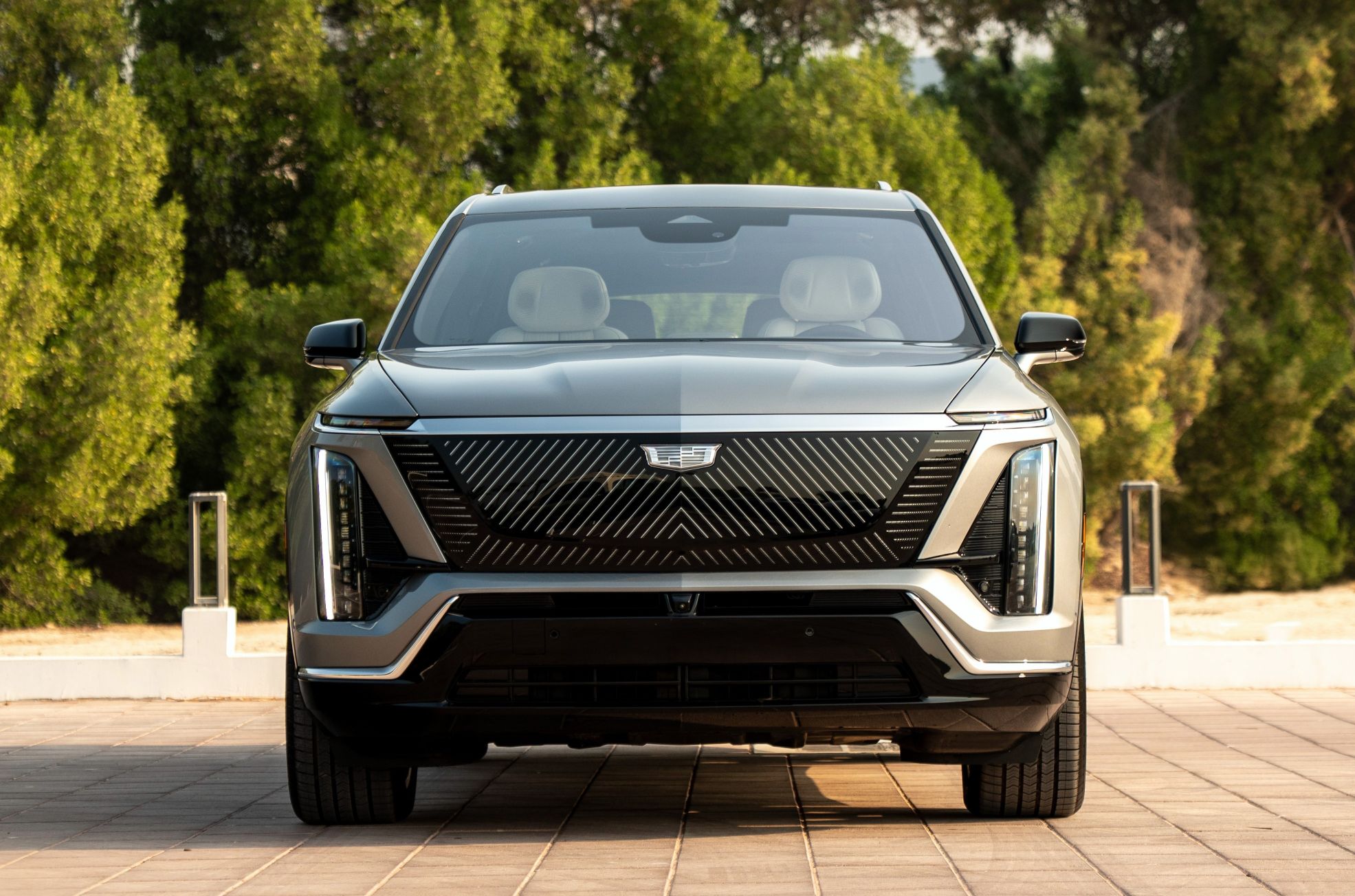 Front three-quarter view of the Cadillac VISTIQ electric SUV in Argent Silver