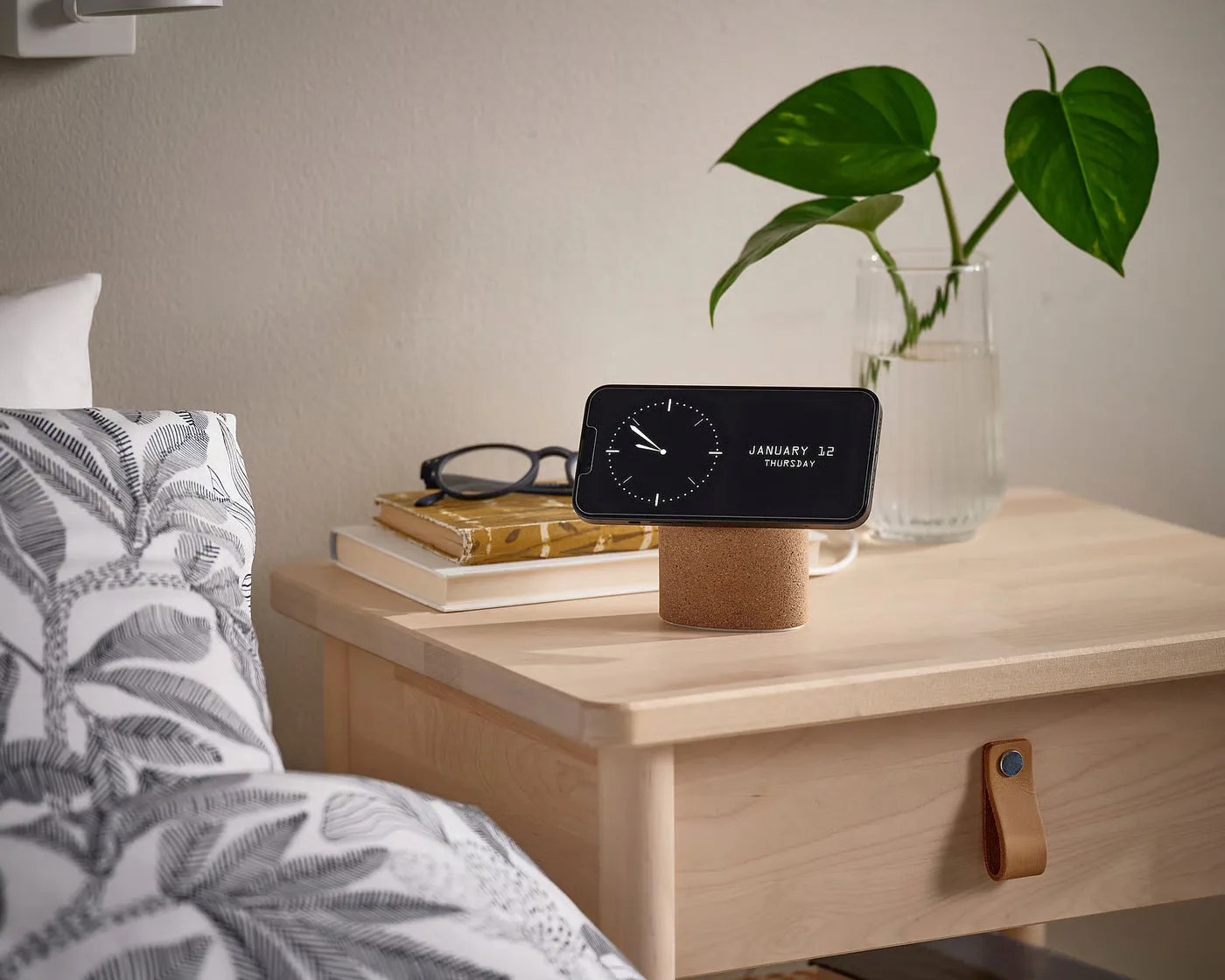 IKEA VÄSTMÄRKE wireless charging stand costs AED 100