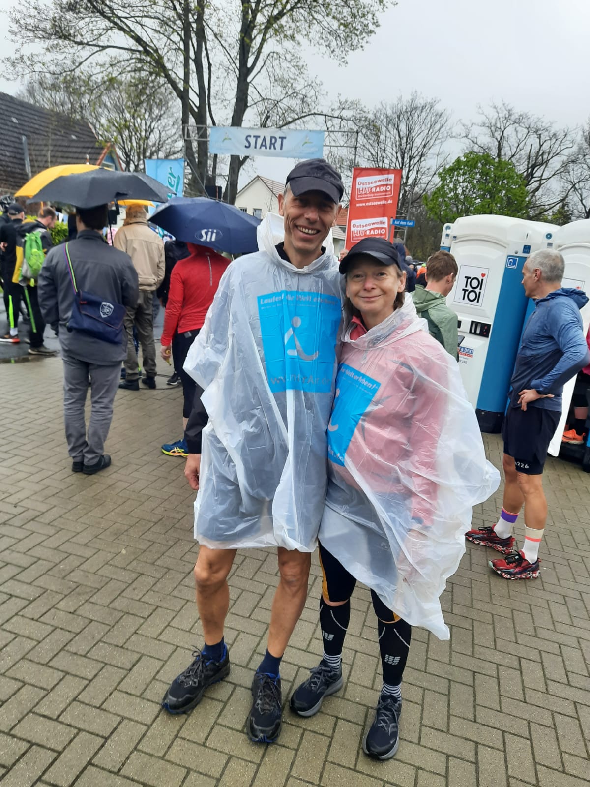 Wetterfeste FIKO-Athleten beim Darßmarathon