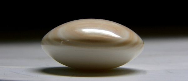Go Sighting #34: 11mm Japanese Domestic Clamshell Go Stone Set