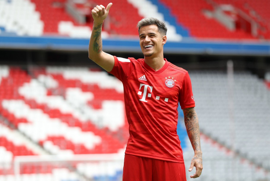 Coutinho se reapresenta ao Barcelona à espera de definição sobre futuro