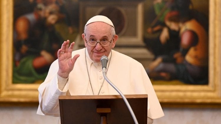 Vaticano publica sobre Francisco o editorial intitulado ‘O papa da misericórdia’