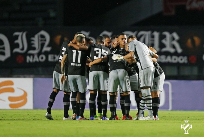 Cano perde pênalti, mas Vasco busca empate com Brasil-RS em São Januário
