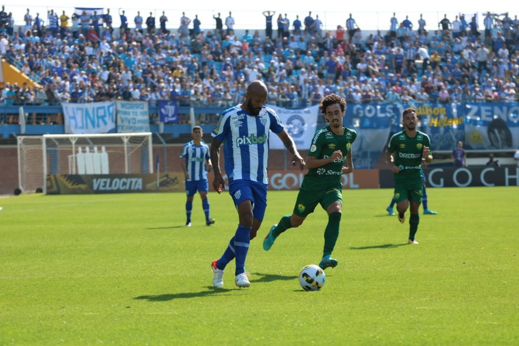 De virada, Cuiabá bate Avaí fora de casa e consegue alívio no Brasileirão