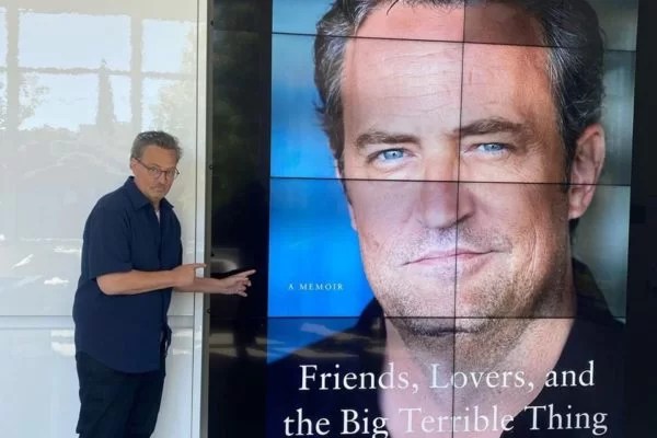 Matthew Perry diz que gastou cerca de R$ 47 milhões para ficar sóbrio