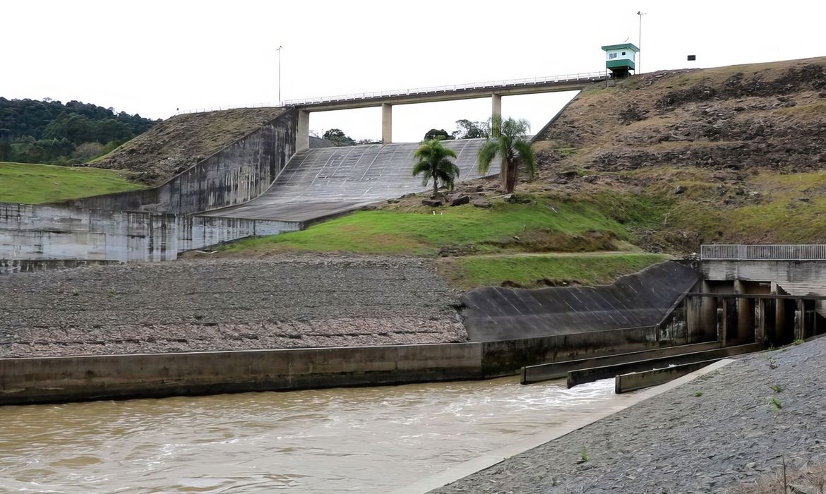 Santa Catarina tem 93 cidades afetadas pela chuva; 46 decretam situação de emergência