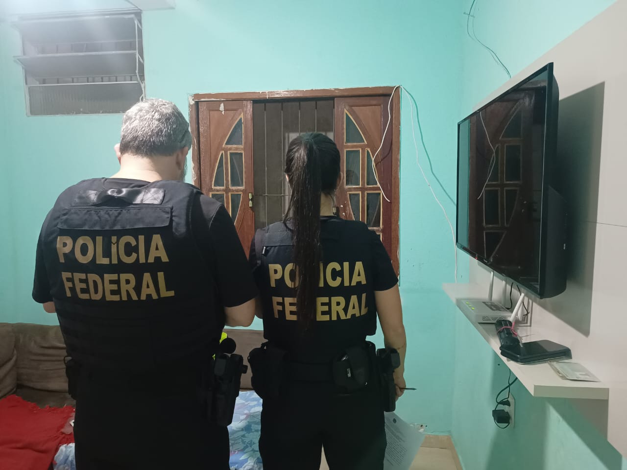 Polícia Federal deflagra operação em São Mateus e Serra com alvo na distribuição de drogas