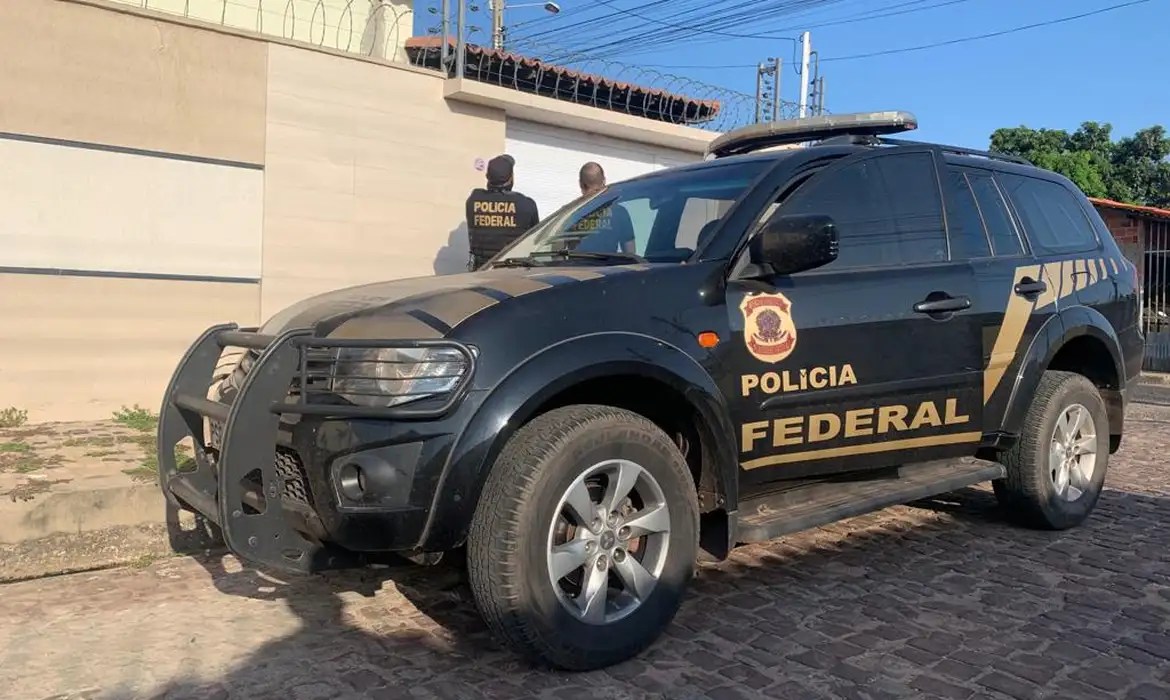 Polícia Federal combate tráfico de animais silvestres