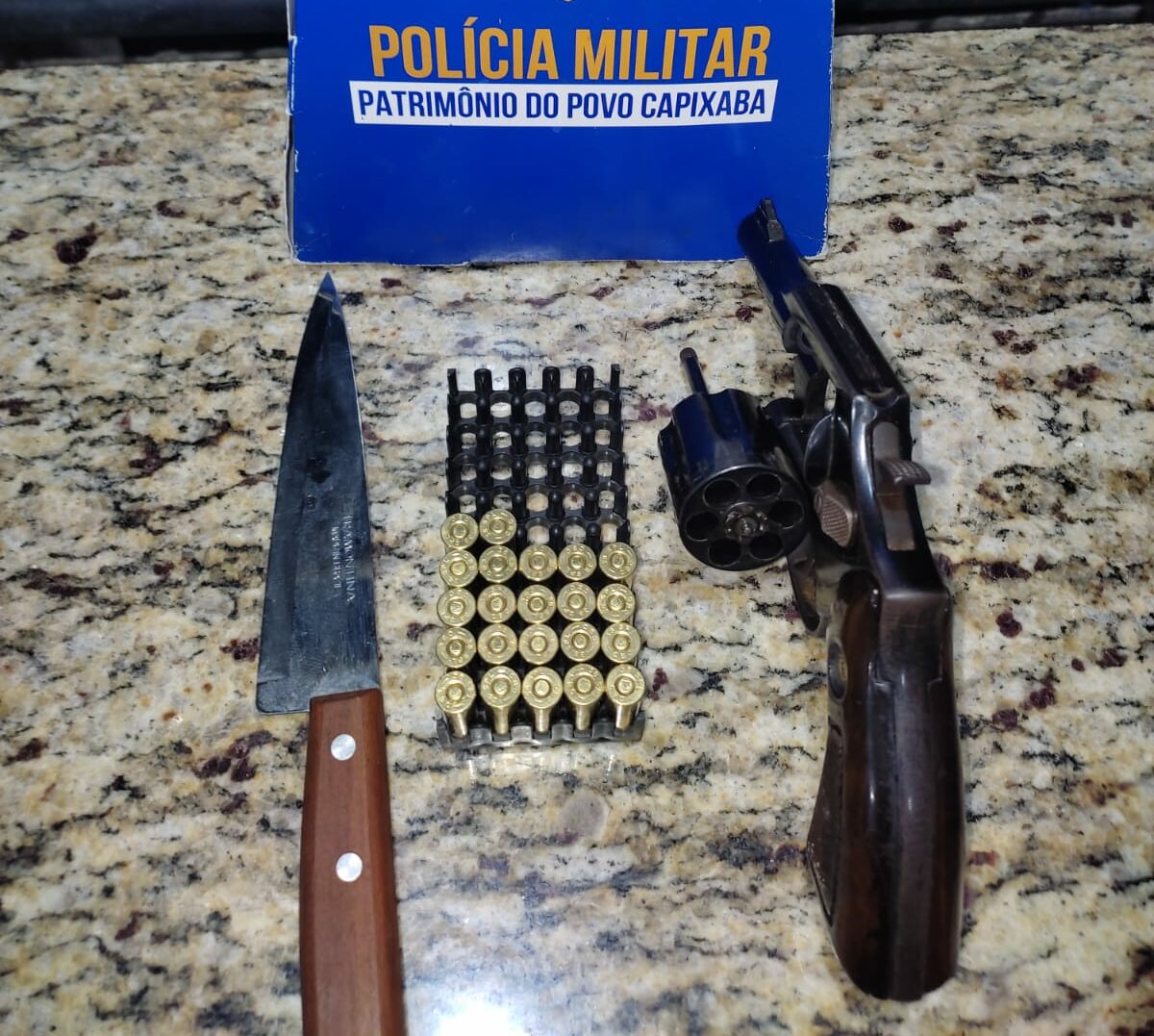 Homem é flagrado com revólver e faca em São Gabriel da Palha