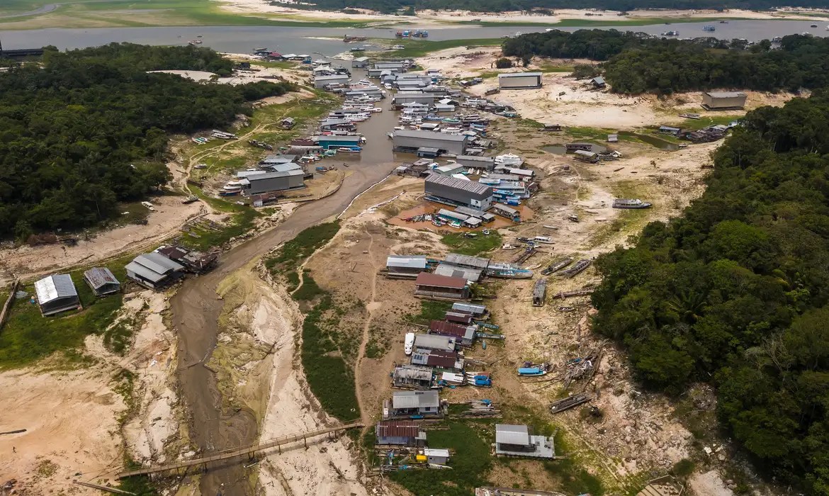 Prefeitura de Manaus decreta situação de emergência por causa da seca