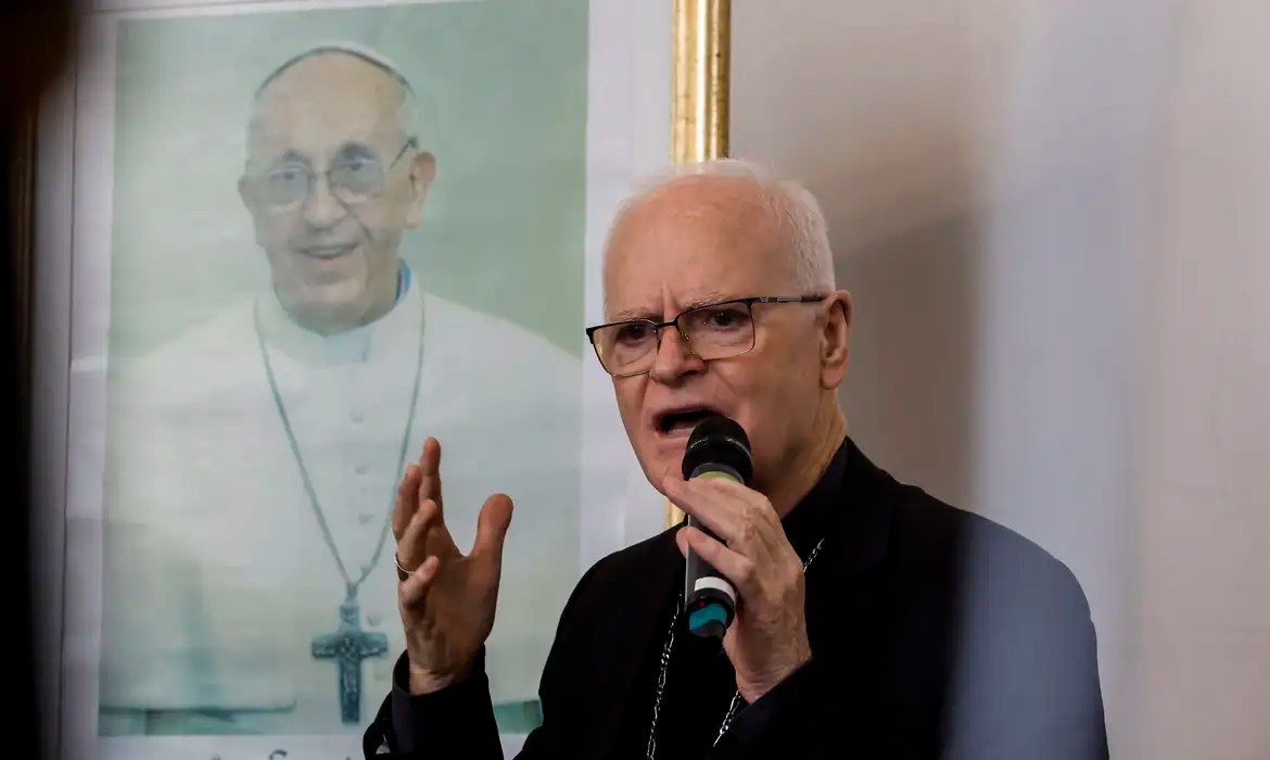 Novo papa pode ser asiático ou africano, diz arcebispo de São Paulo