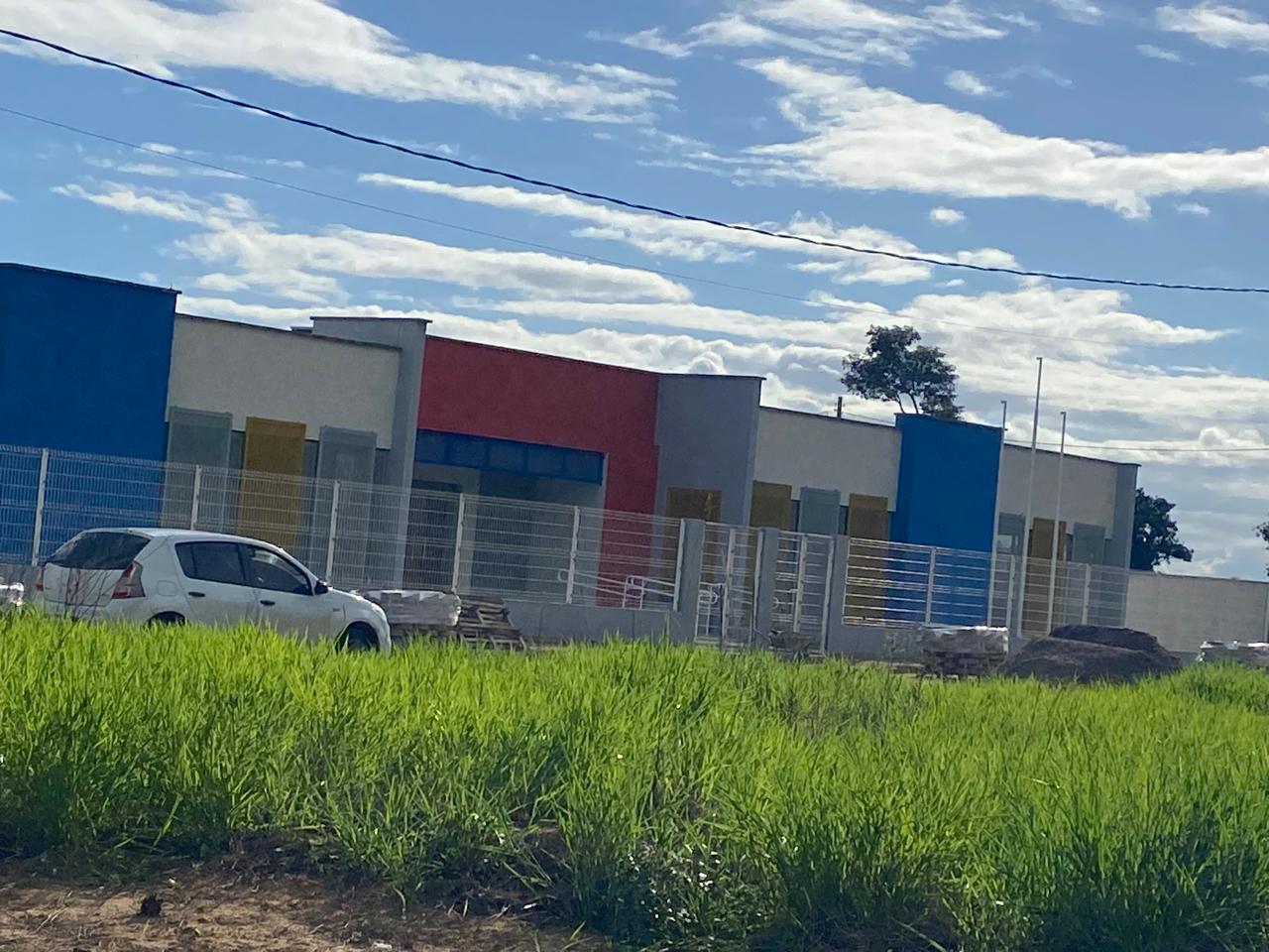 Vereadores de Montanha cobram entrega de creche em Vinhático