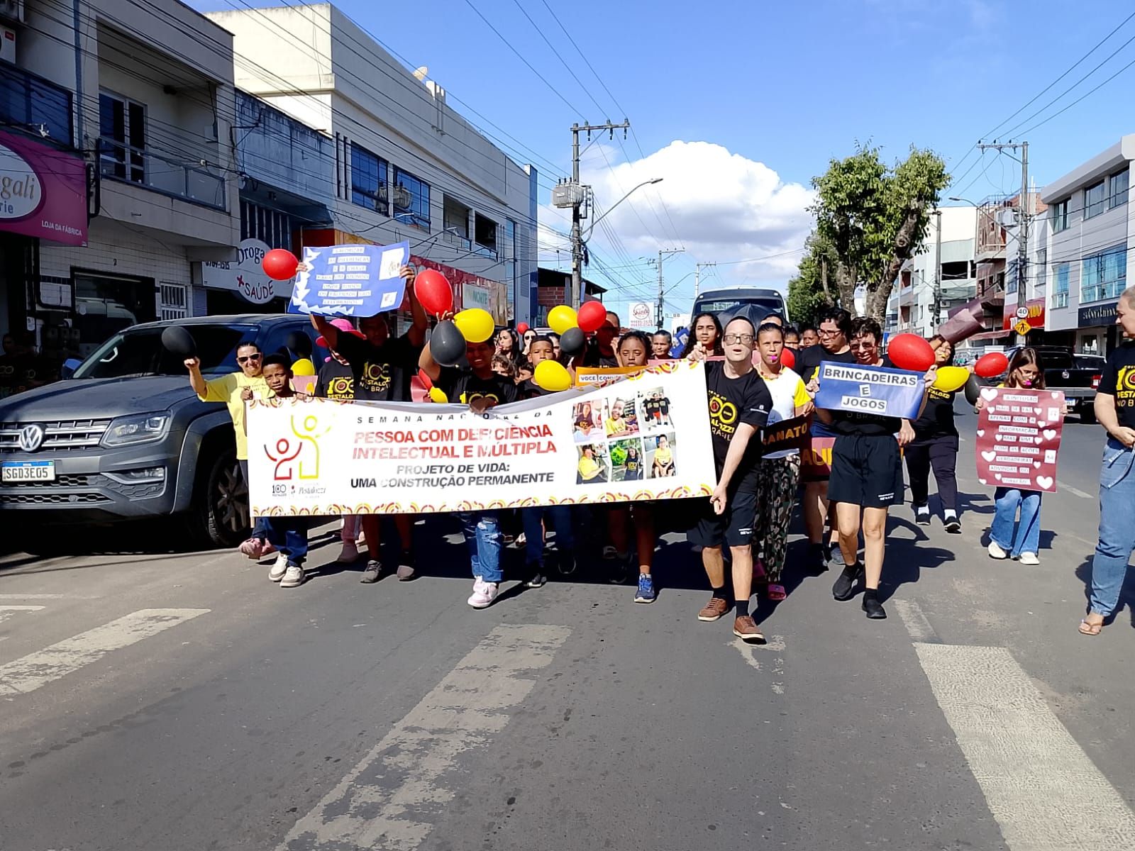 Semana Nacional da Pessoa com Deficiência começa com caminhada pelas ruas de Jaguaré