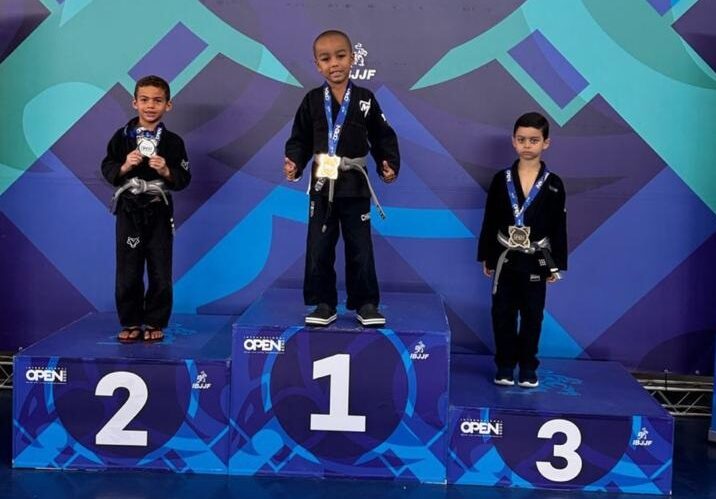 Mateense conquista título em campeonato de jiu-jitsu em Vitória