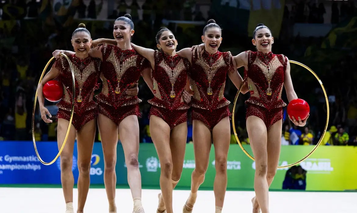Ao som de “Evidências”, Brasil conquista prata na série mista