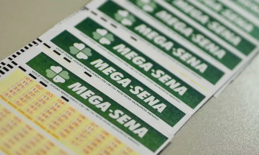 Mega-Sena acumula para R$ 135 milhões; confira as dezenas sorteadas