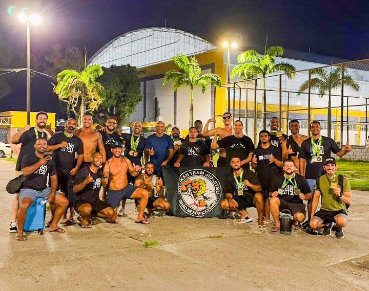Equipe mateense de jiu-jitsu conquista 36 medalhas em competição nacional em Salvador