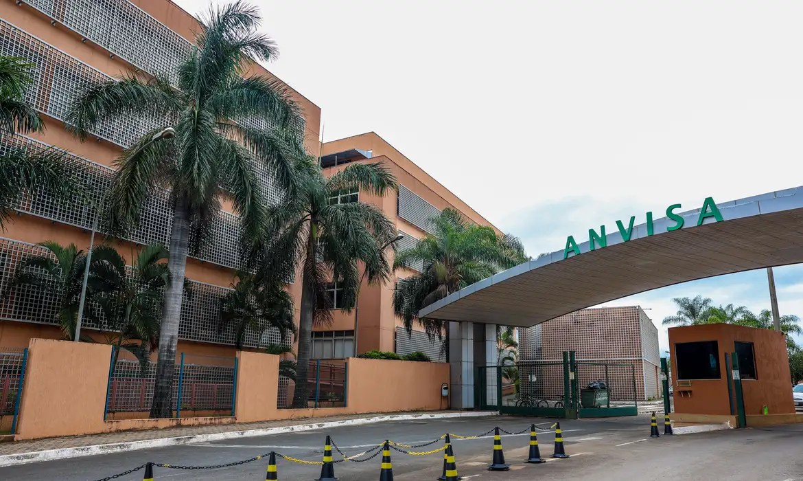 Anvisa determina recolhimento de lotes de antibióticos