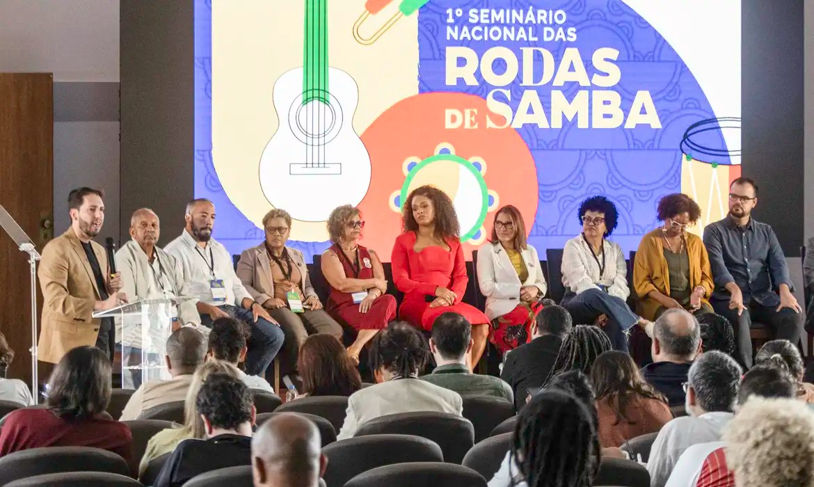 Sambistas debatem políticas públicas para trabalhadoras na cultura