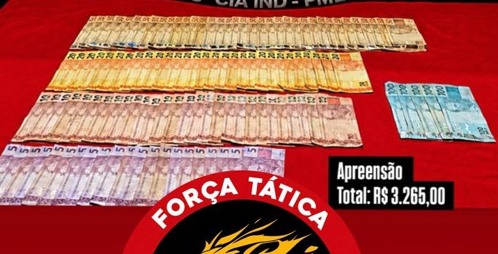 Suspeito foge por quintais e telhados, mas PM apreende R$ 3,2 mil em Jaguaré