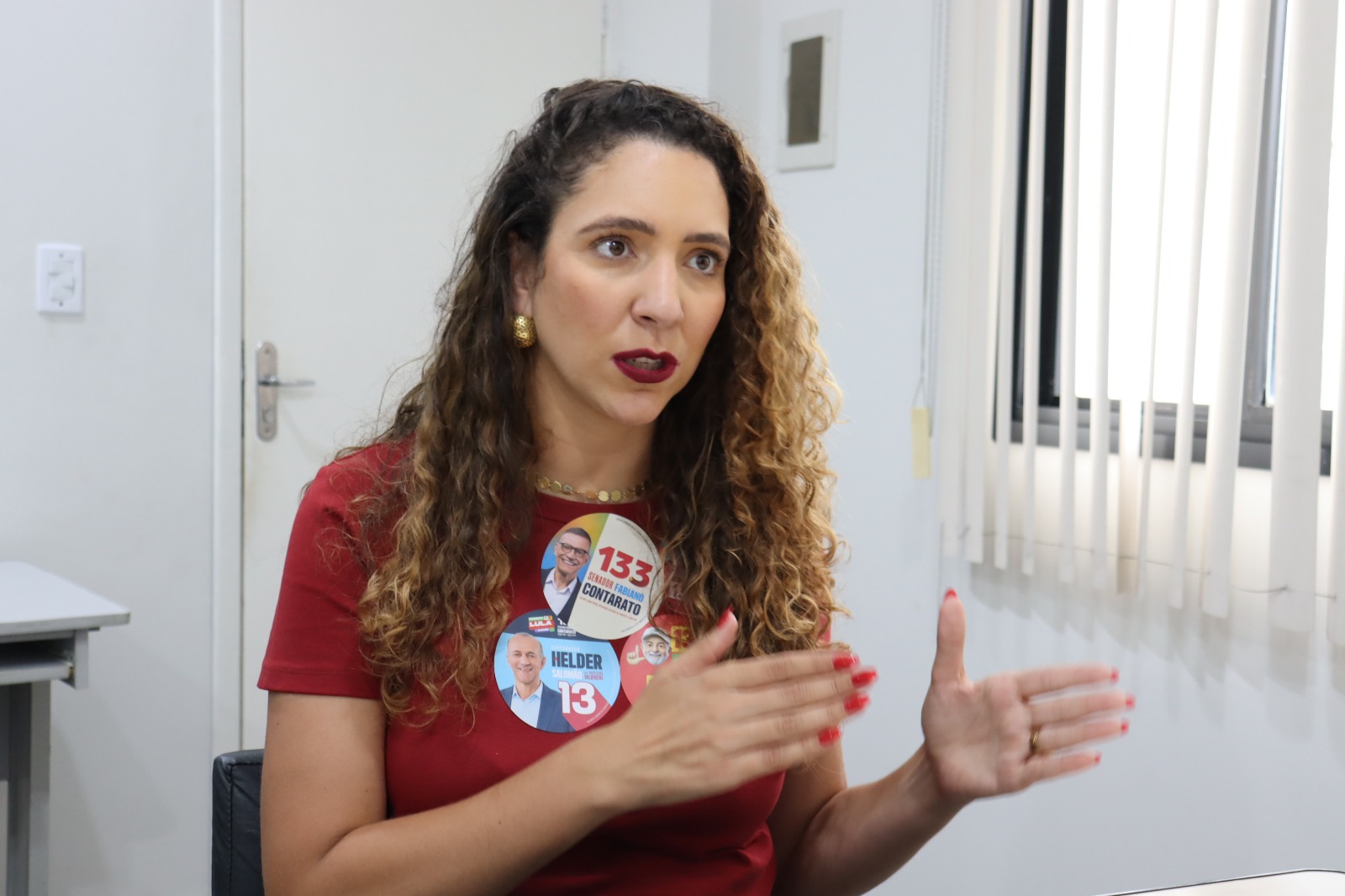 Karla Coser defende mais investimentos em segurança, saúde e qualificação no ES