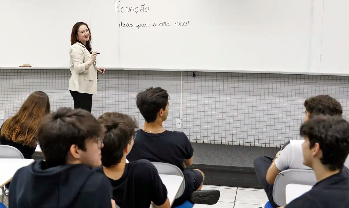 Cartilha reúne orientações para a redação do Enem 2026