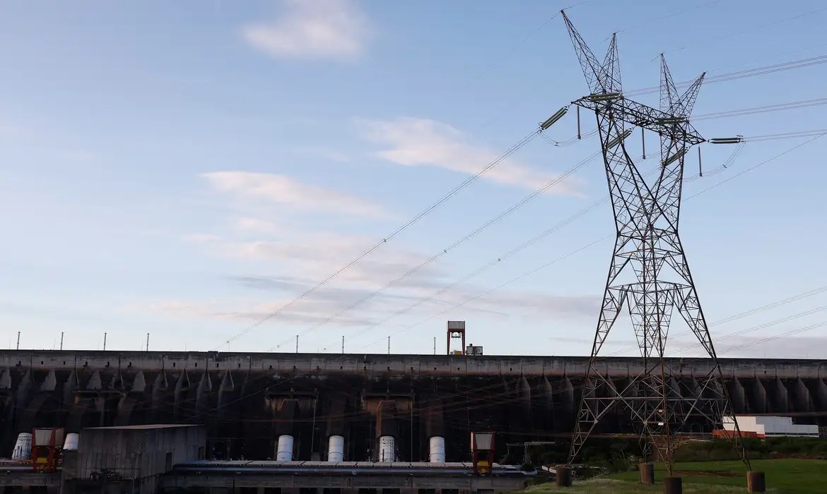 Impulsionado pelo El Niño, consumo de eletricidade residencial bate recorde histórico em agosto