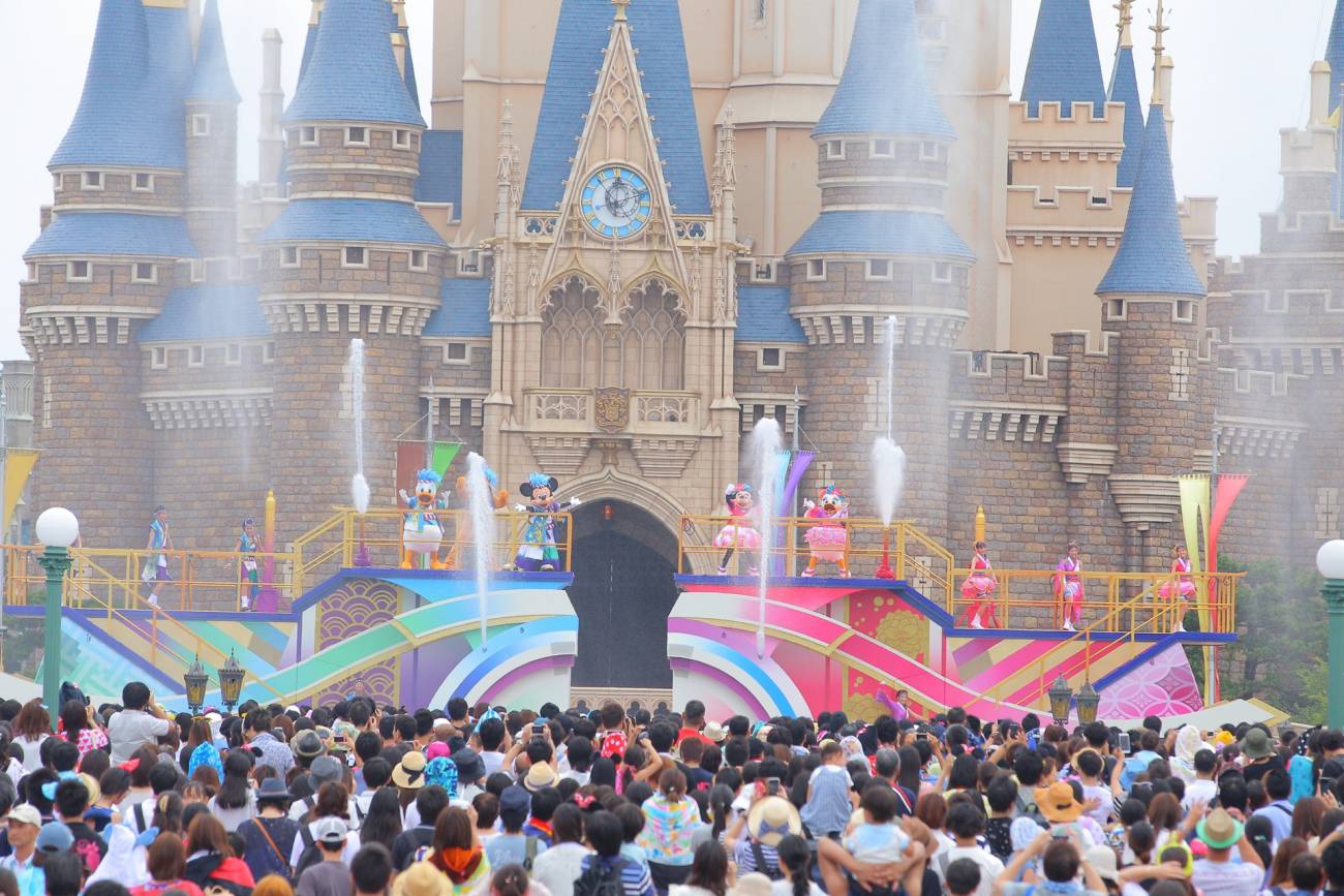 7月連休の混雑状況レポート 彩涼華舞 外れたらどこで見る 限定グルメも紹介 Tdrハック
