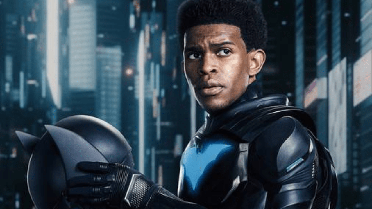 Batwoman | Visual do Batwing na série é revelado