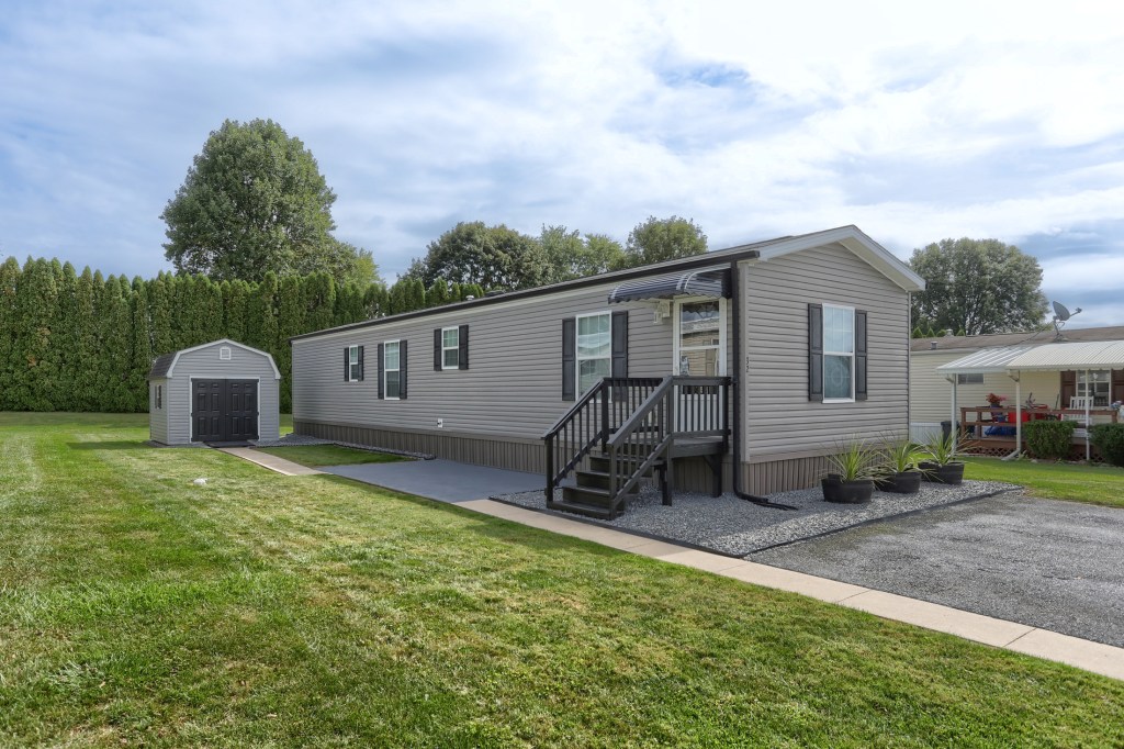1300 E. Kercher Avenue, Lot #32 Myerstown PA 17067