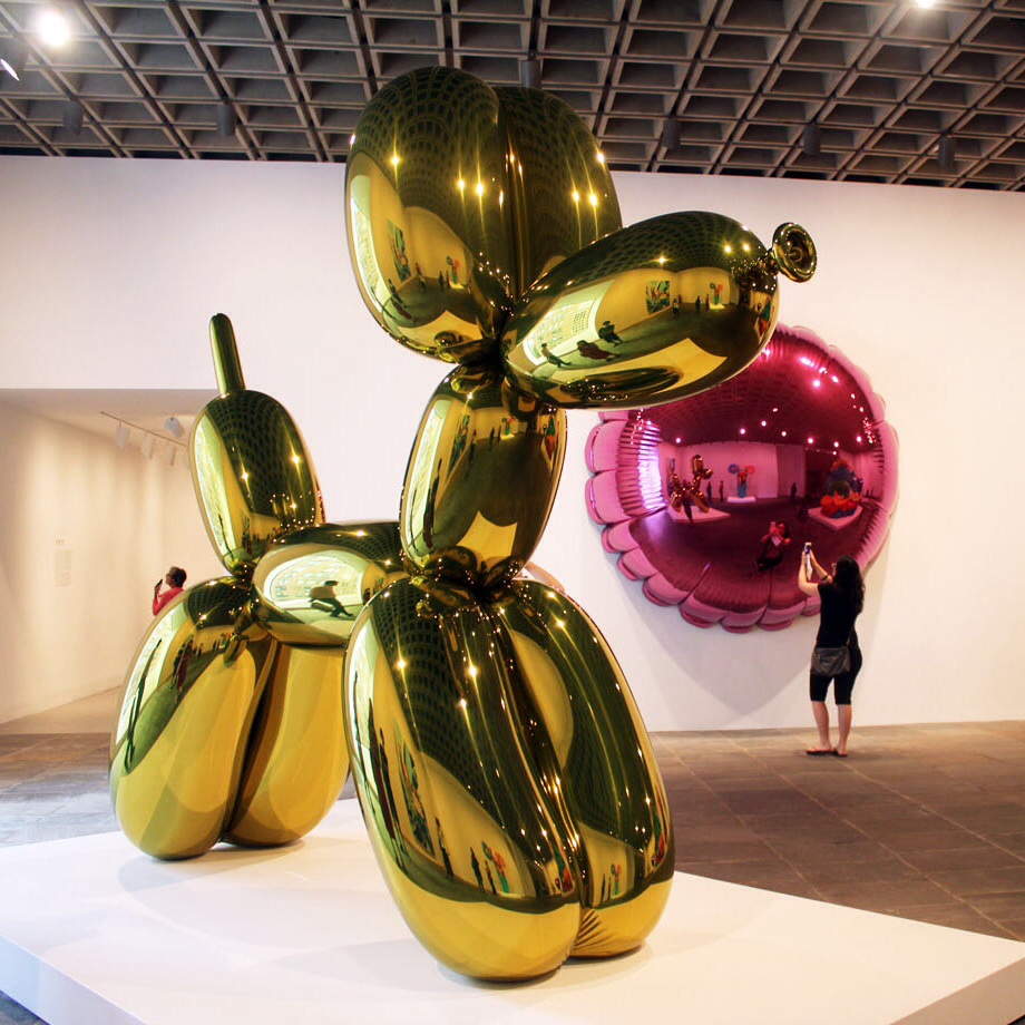 Jeff Koons, b. 1955. Balloon Dog, 1994-2000.