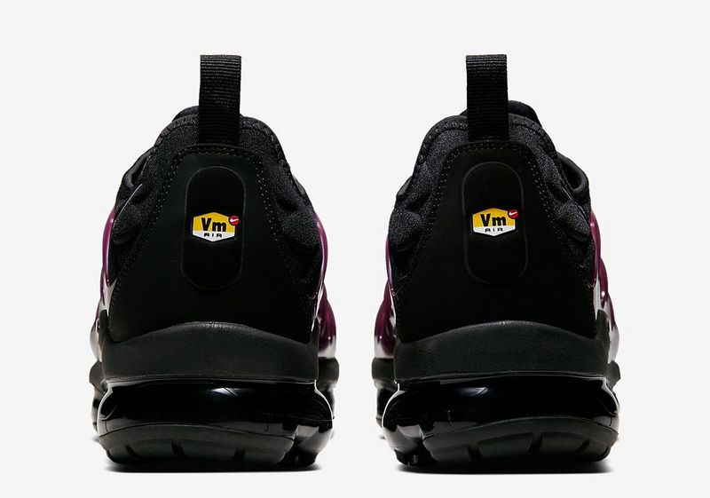 vapormax plus negro