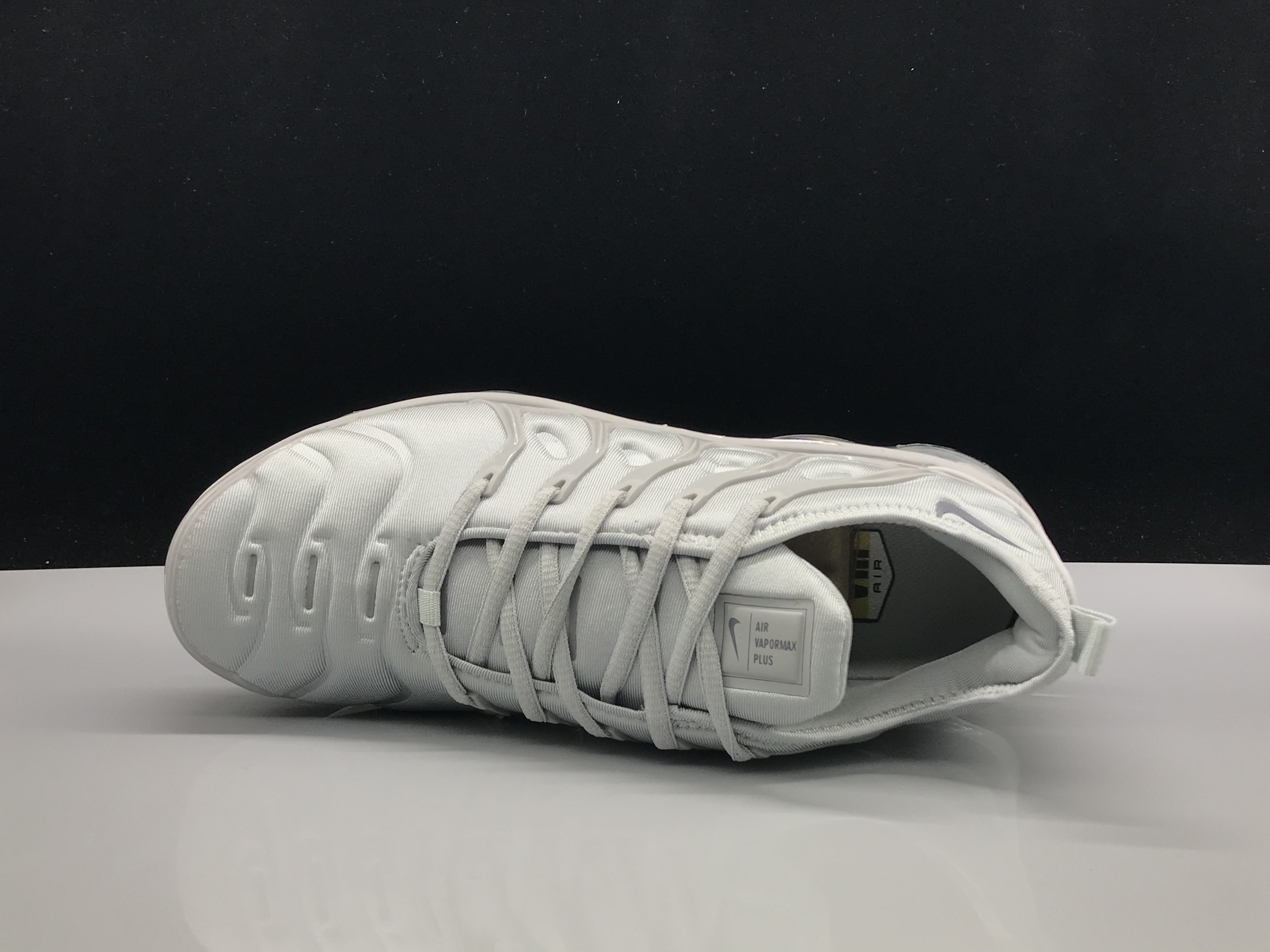 Zapatillas de hombre Nike Air VaporMax Plus blancas | AW LAB