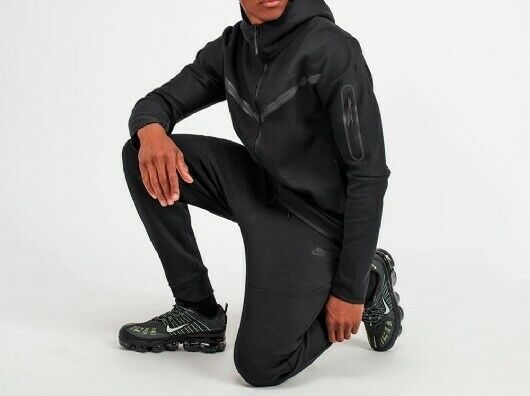 Sudadera y pantalón Nike Tech \