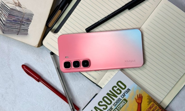 Student guide to Infinix HOT 60 Pro+ vs HOT 60i, with Folax AI, Ultra Link, prices, displays, cameras and battery.