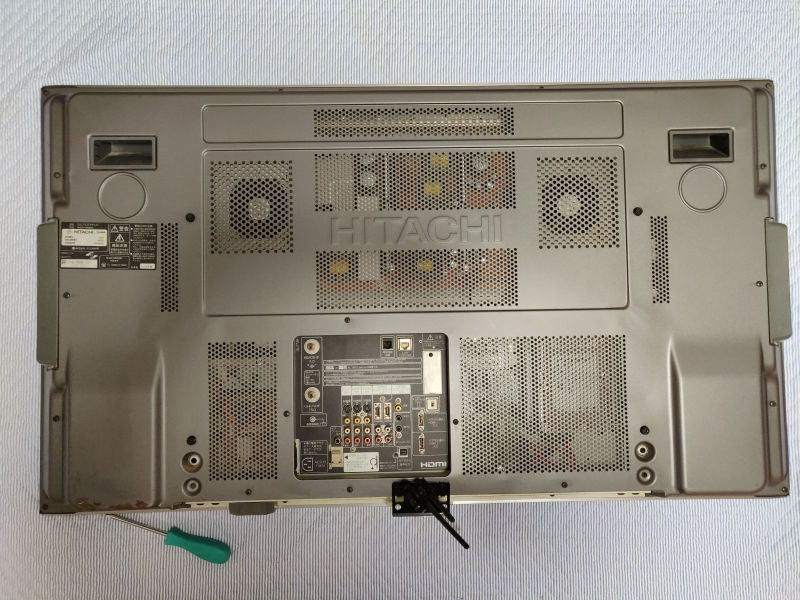 今やレアな日立プラズマテレビ「Wooo W42P-HR9000」の内蔵HDDを換装し