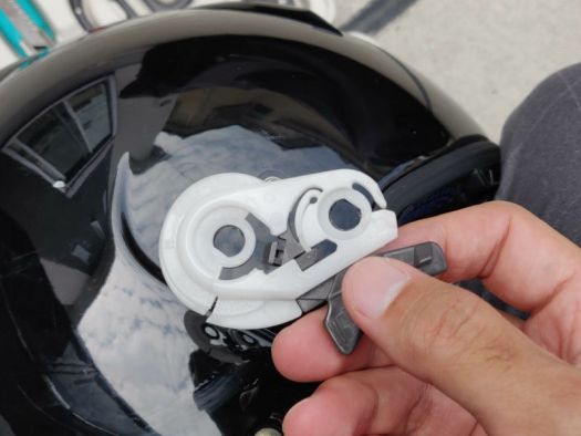 Araiのジェットヘルメットのシールドを交換してみた 難しい Tech Surf Araiのジェットヘルメットのシールドを交換してみた 難しい Tech Surf