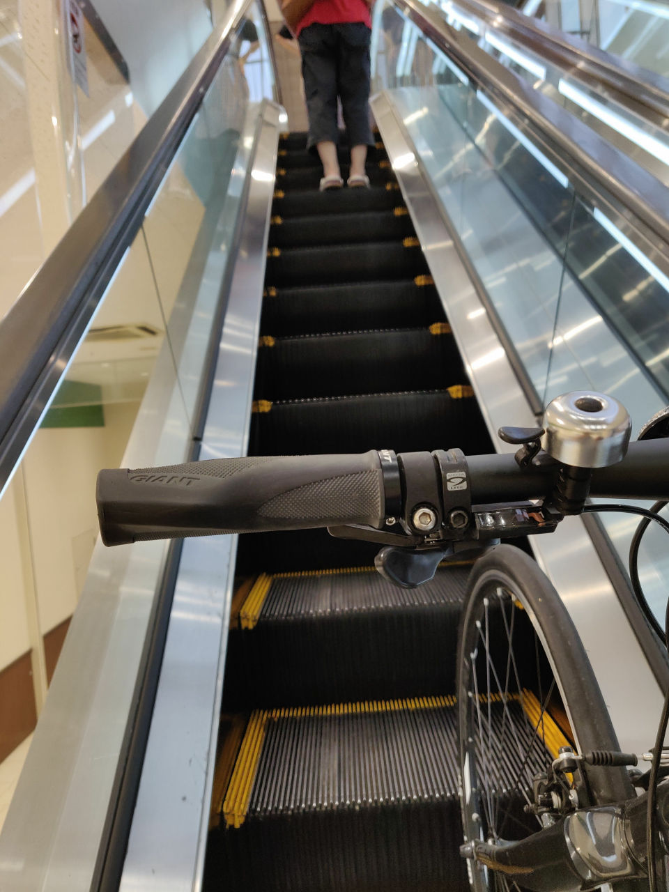 スポーツデポ】クロスバイク購入後初めてのメンテナンスに出してみた ...