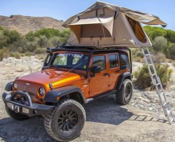 たった5分でテントを設営できる「ルーフトップテント」でにわか