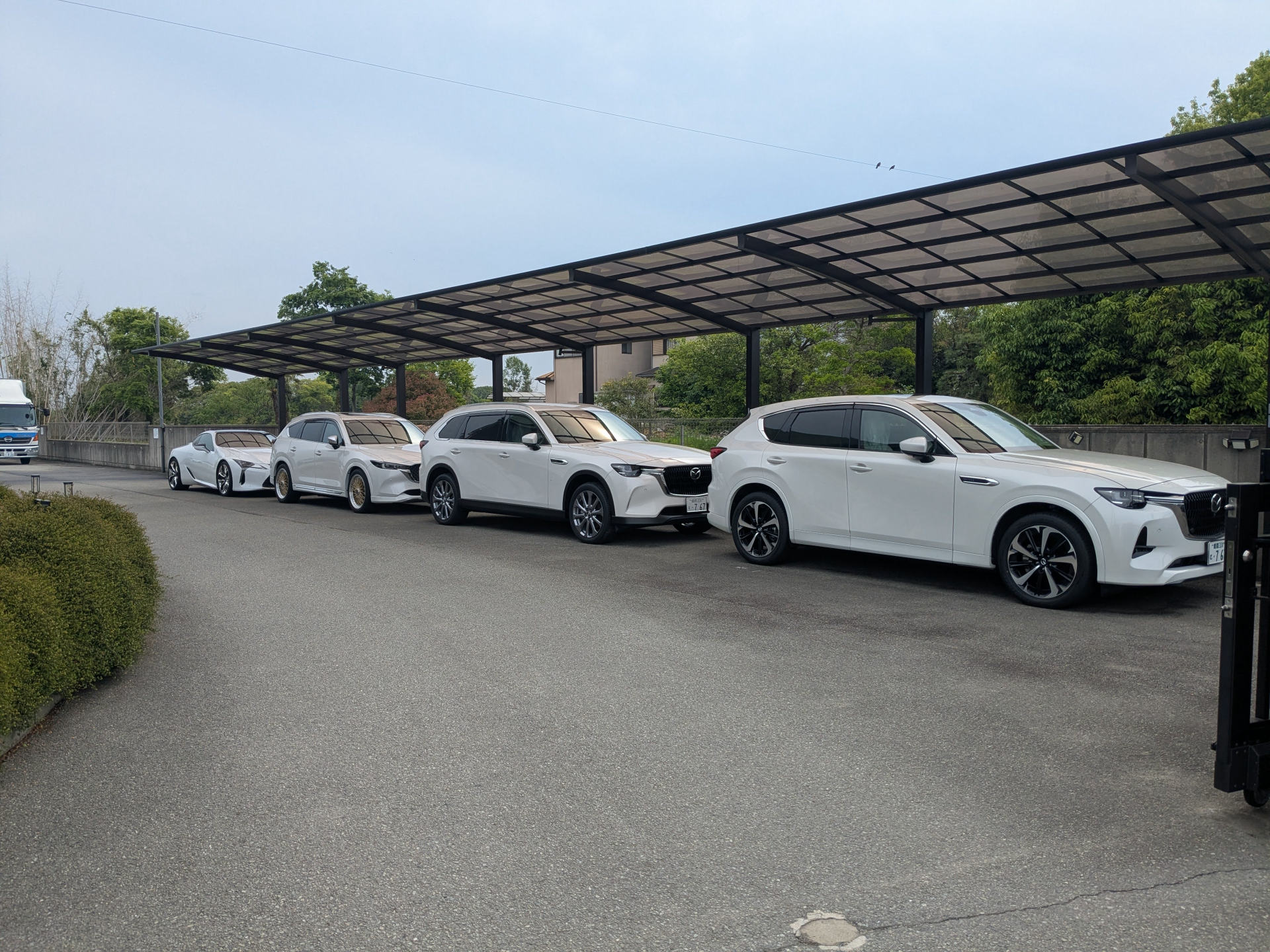 ひでぽんちゃんねるのRECHARGEでアテンザの煤洗浄をしてきました【作業