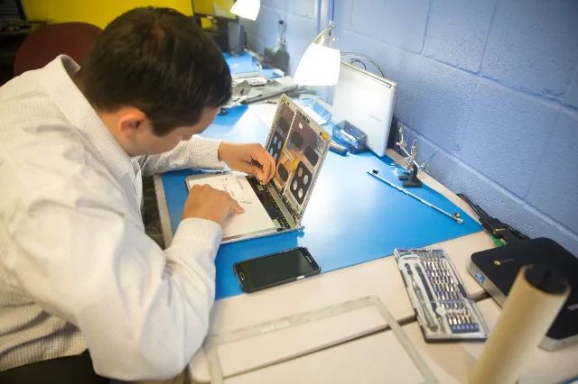 Custom Technology Solutions Computer Corner Albuquerque New Mexico - Stunning Mobile City Photos | Free Download