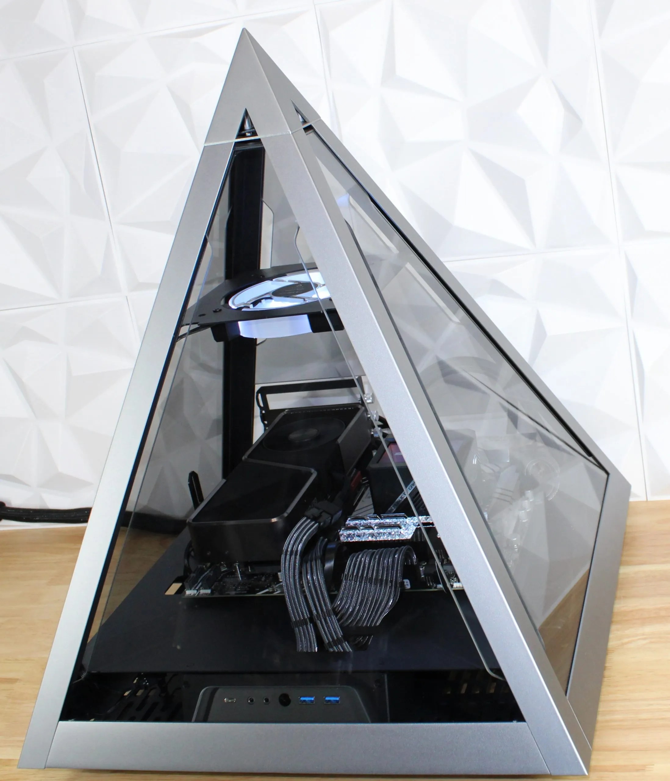 AZZA – Pyramid Gaming PC – i7-12700KF – RTX 3070 Ti - Tech505