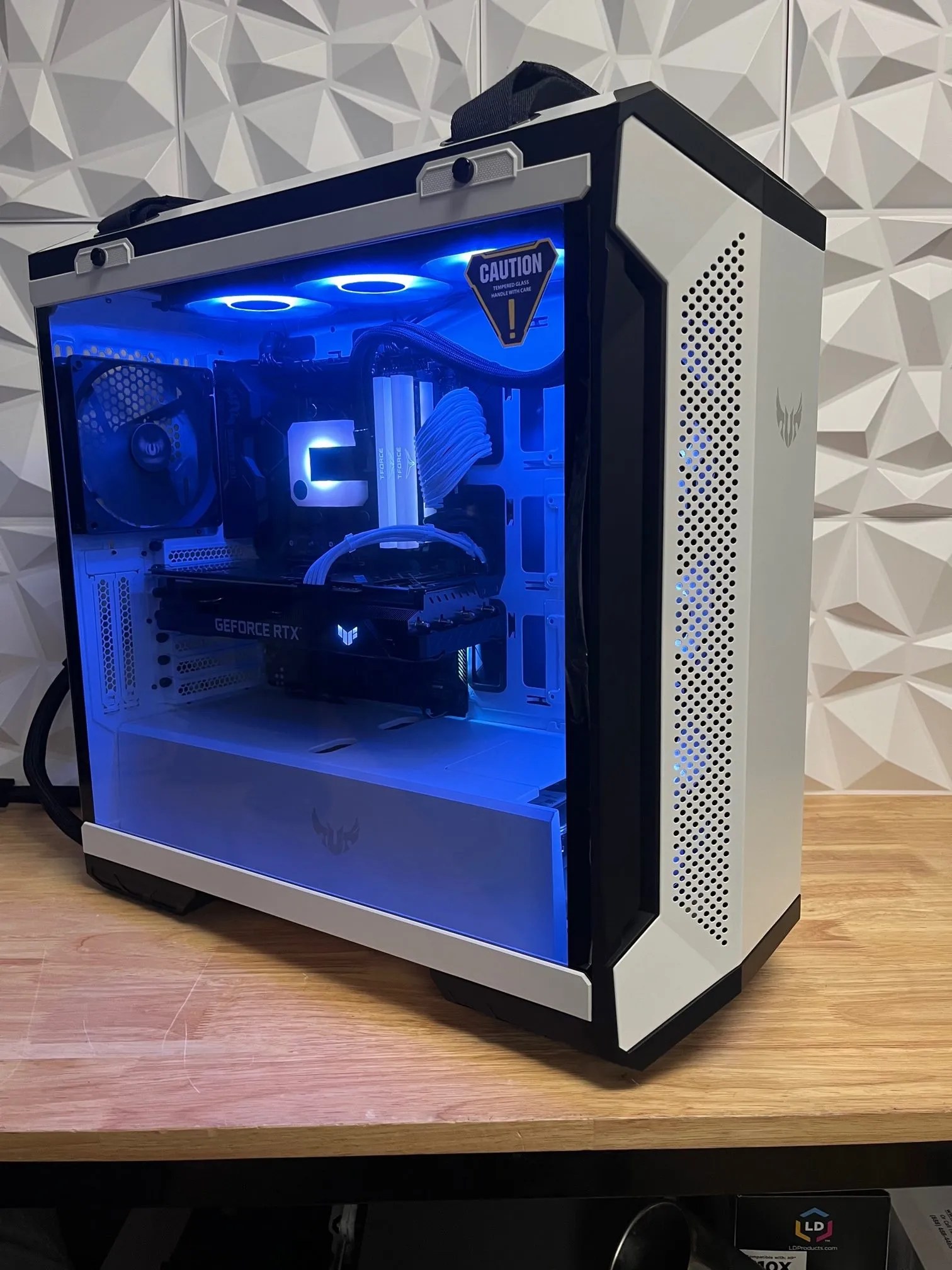 SOLD – ASUS Tuf Gaming GT501 – Ryzen 7 5800x – RTX 3060 - Tech505