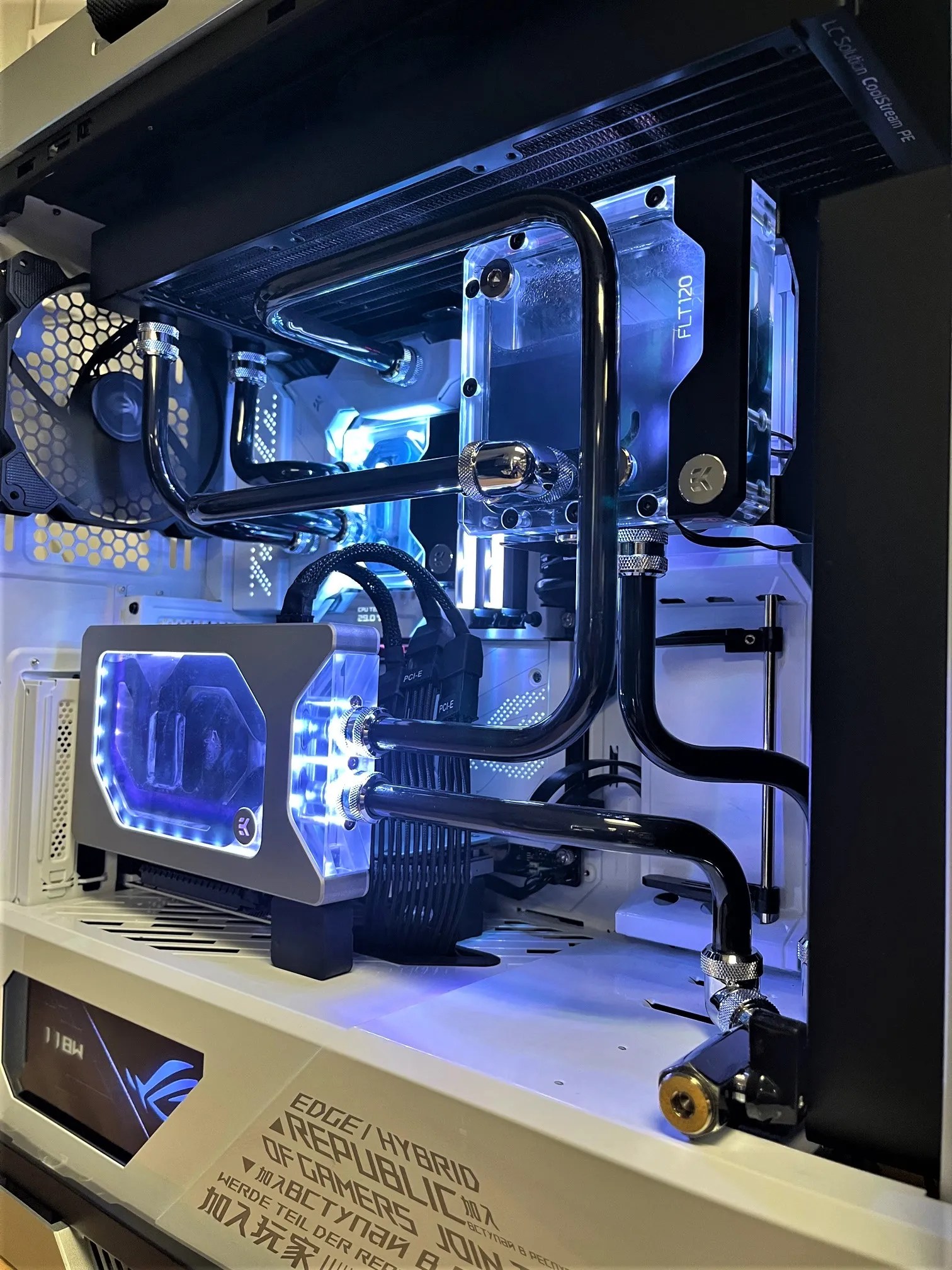 ASUS ROG Strix Helios GX601 – i9-12900ks – RTX 3090 Ti (1of2