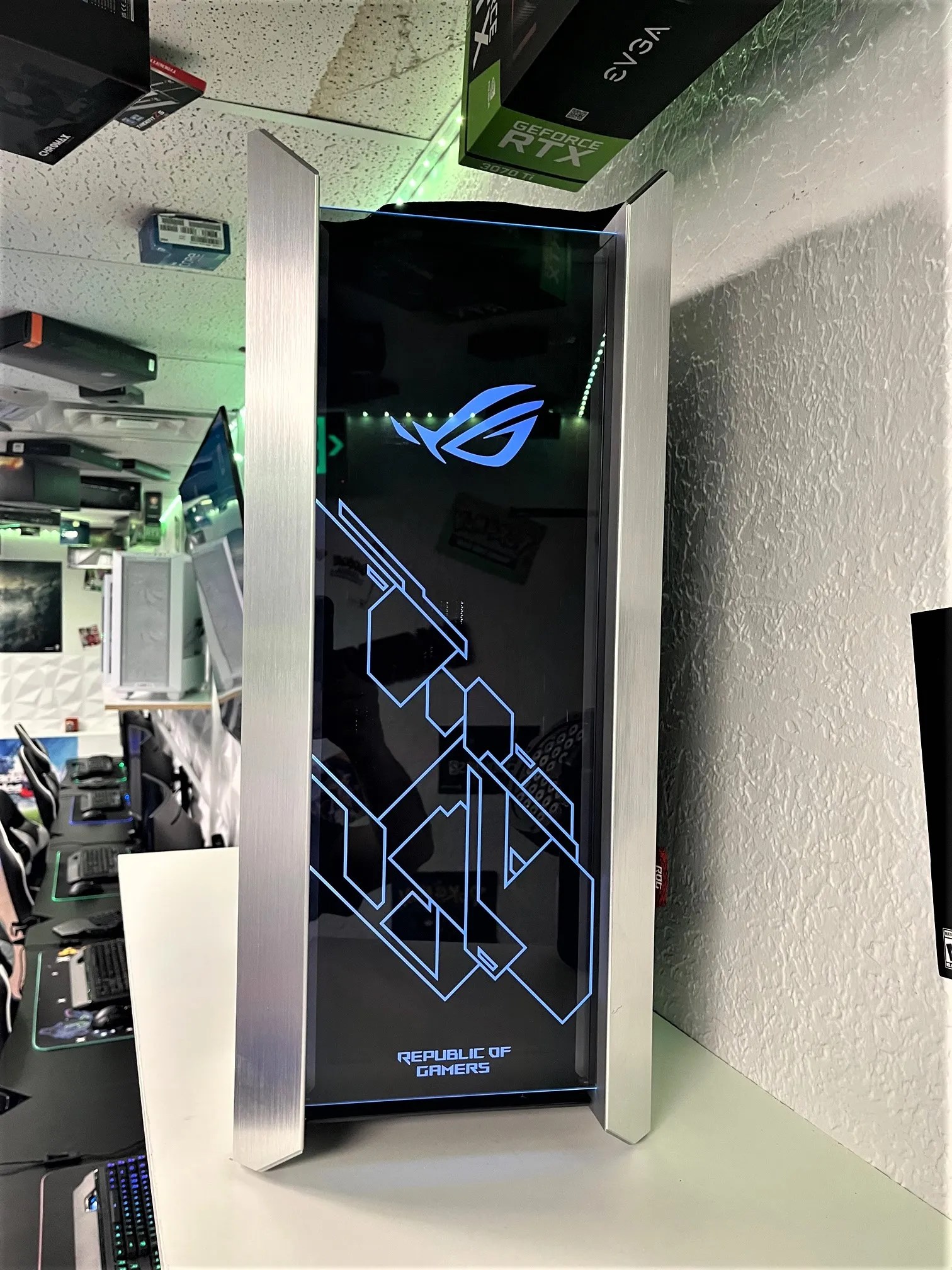 ASUS ROG Strix Helios GX601 – i9-12900ks – RTX 3090 Ti (1of2