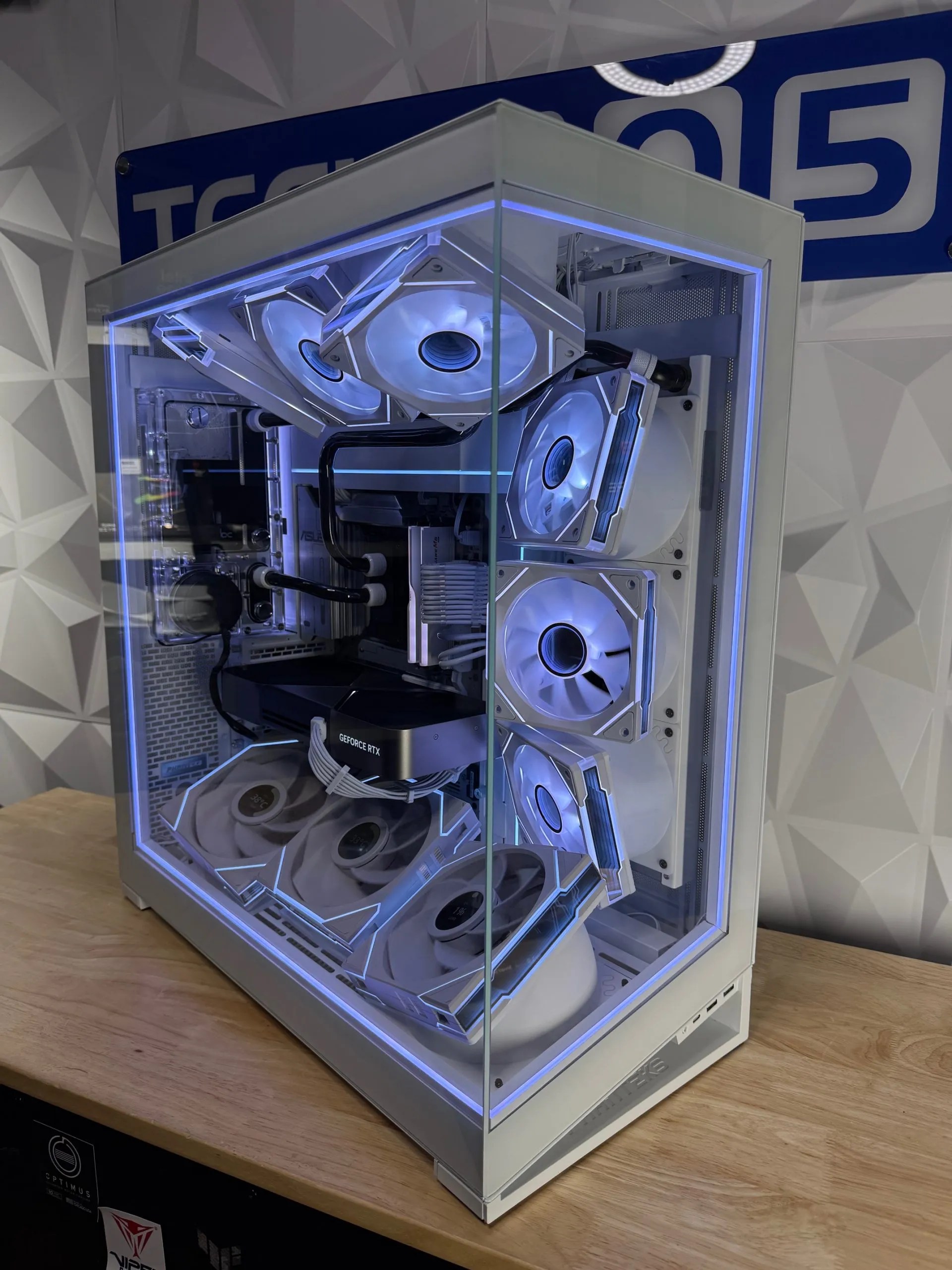 Phanteks NV9 + Ryzen 7 9800x3d + RTX 5080 - Tech505 Technology