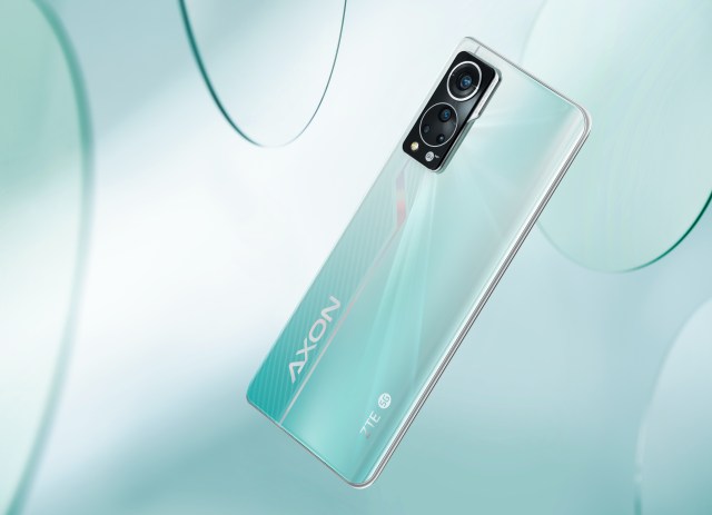 ZTE AXON 30