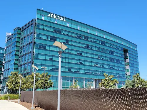 10 Best Rising AI Stocks to Buy in 2026: Top Analyst Picks