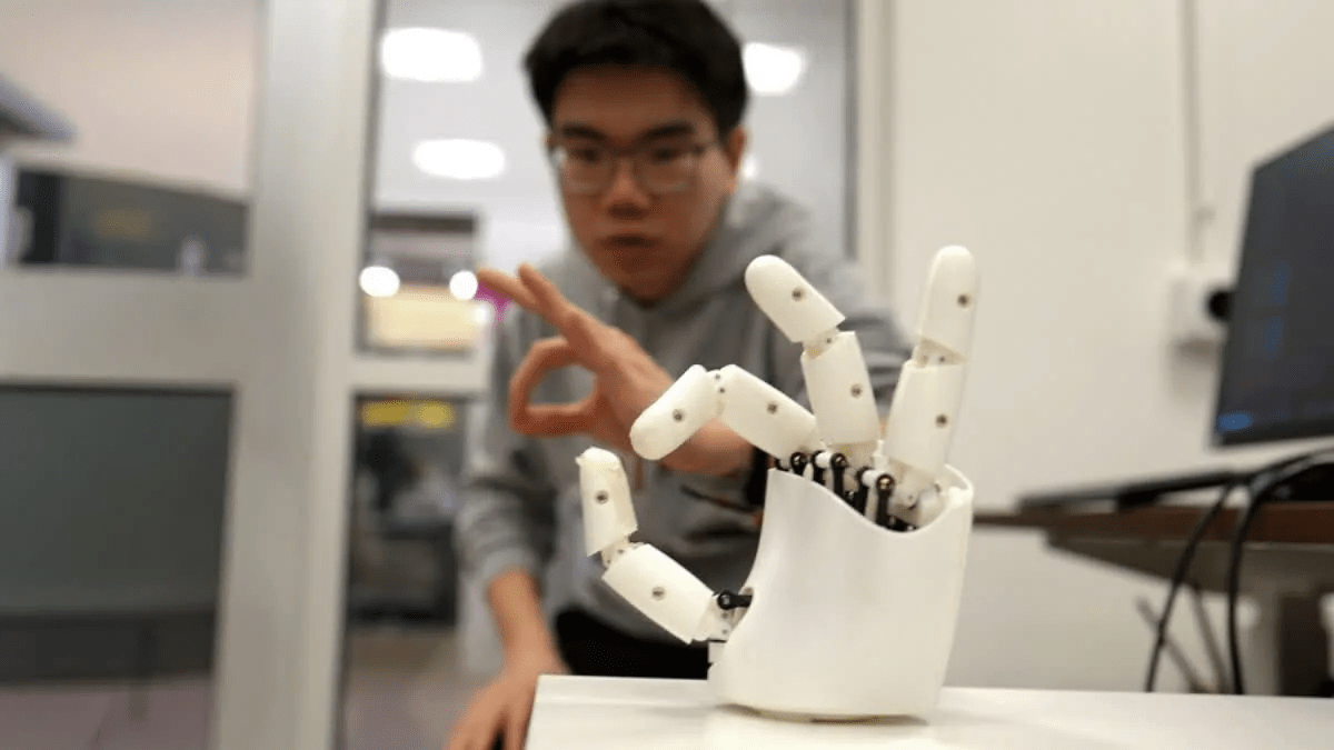MIT’s Ultrasound Wristband Lets Wearers Control Robots And Virtual Objects With Hand Gestures